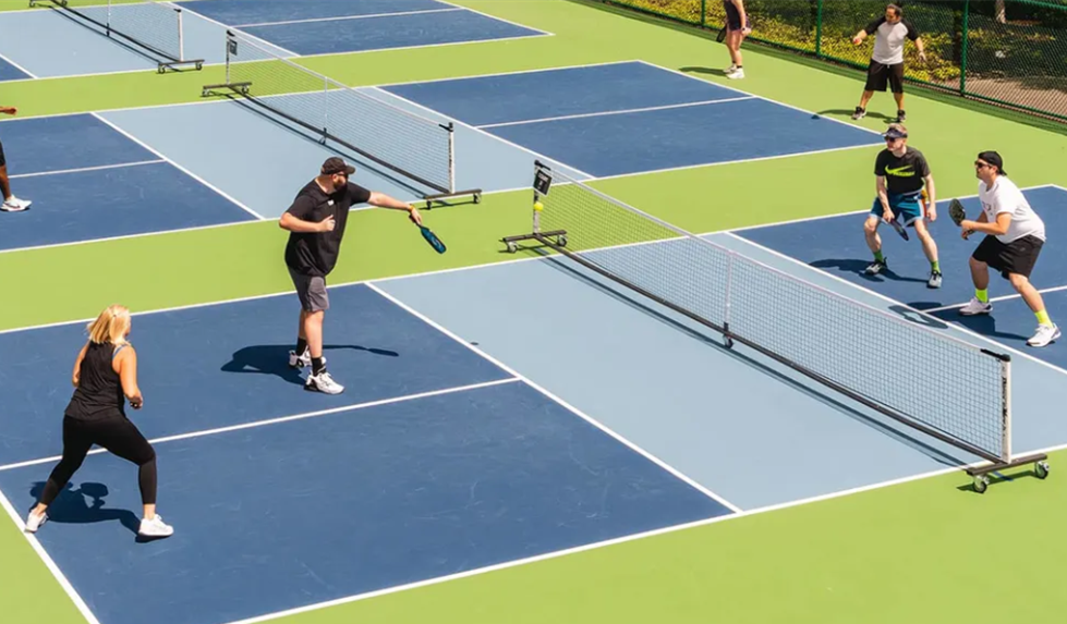 PICKLEBALL, JUEGO DIVERTIDO Y COMPLEMENTARIO AL PADEL / CLUB PICKLEBALL ACCION MADRID