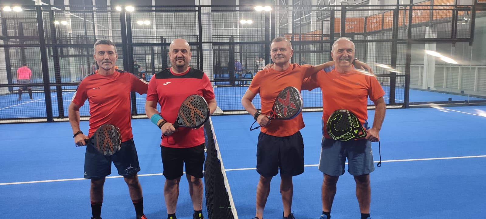 Hoy, en la emocionante I Liga Pulpadel, asistimos a un partido de pádel que tenía a todos preguntándose si los JJ eran los Jedis del pádel.