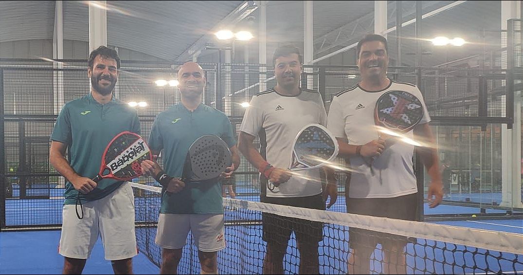Hoy, en la I Liga Pulpadel, se vivió un emocionante partido de pádel entre dos parejas que, hasta el momento, eran completos desconocidos.